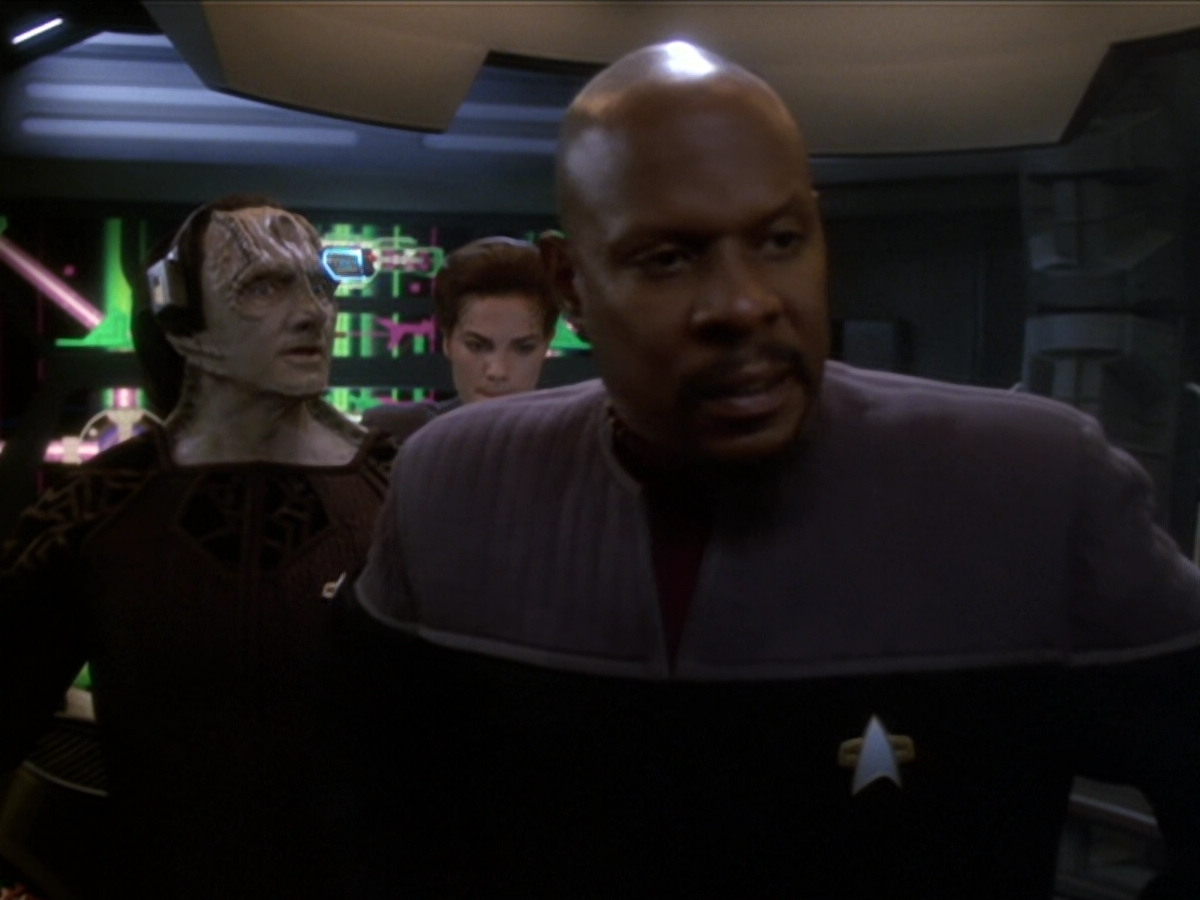 extant_StarTrek_DS9_6x01-ATimeToStand_03718.jpg