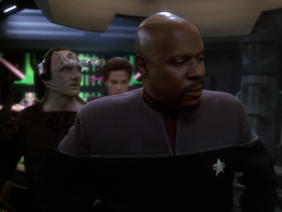 extant_StarTrek_DS9_6x01-ATimeToStand_03720.jpg