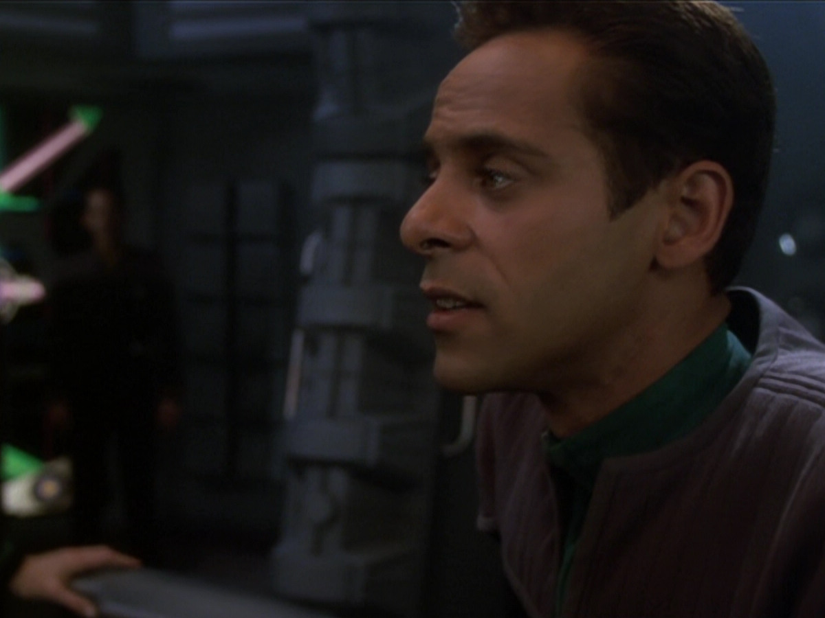 extant_StarTrek_DS9_6x01-ATimeToStand_03731.jpg
