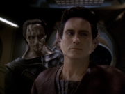 extant_StarTrek_DS9_6x01-ATimeToStand_01065.jpg