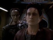 extant_StarTrek_DS9_6x01-ATimeToStand_01068.jpg