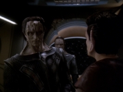 extant_StarTrek_DS9_6x01-ATimeToStand_01070.jpg
