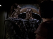 extant_StarTrek_DS9_6x01-ATimeToStand_01086.jpg