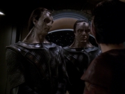 extant_StarTrek_DS9_6x01-ATimeToStand_01088.jpg