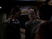 extant_StarTrek_DS9_6x01-ATimeToStand_01090.jpg