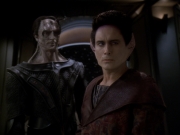 extant_StarTrek_DS9_6x01-ATimeToStand_01097.jpg