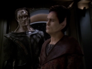 extant_StarTrek_DS9_6x01-ATimeToStand_01099.jpg