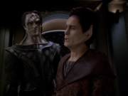 extant_StarTrek_DS9_6x01-ATimeToStand_01100.jpg
