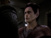 extant_StarTrek_DS9_6x01-ATimeToStand_01110.jpg