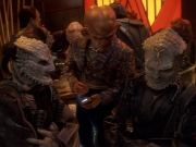 extant_StarTrek_DS9_6x01-ATimeToStand_01220.jpg