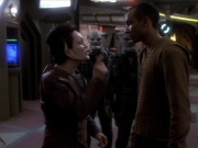 extant_StarTrek_DS9_6x01-ATimeToStand_01984.jpg