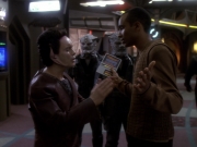 extant_StarTrek_DS9_6x01-ATimeToStand_02023.jpg