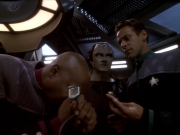 extant_StarTrek_DS9_6x01-ATimeToStand_02720.jpg