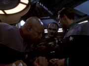 extant_StarTrek_DS9_6x01-ATimeToStand_02772.jpg