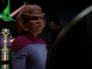 extant_StarTrek_DS9_6x01-ATimeToStand_02793.jpg
