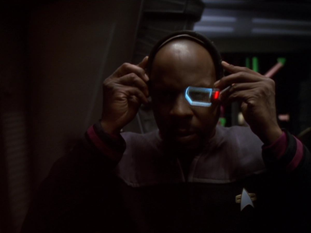 extant_StarTrek_DS9_6x02-RocksAndShoals_00044.jpg