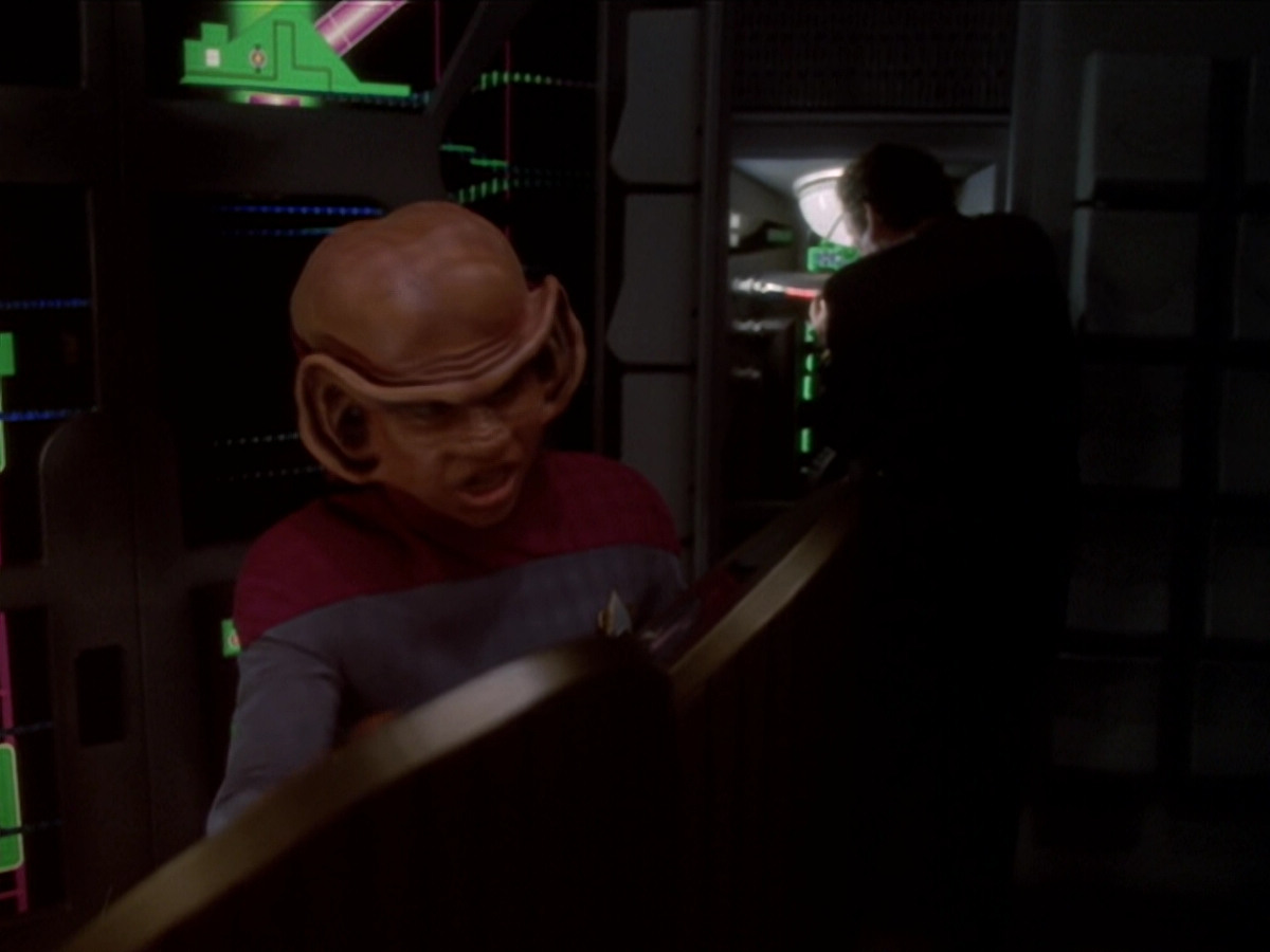 extant_StarTrek_DS9_6x02-RocksAndShoals_00052.jpg