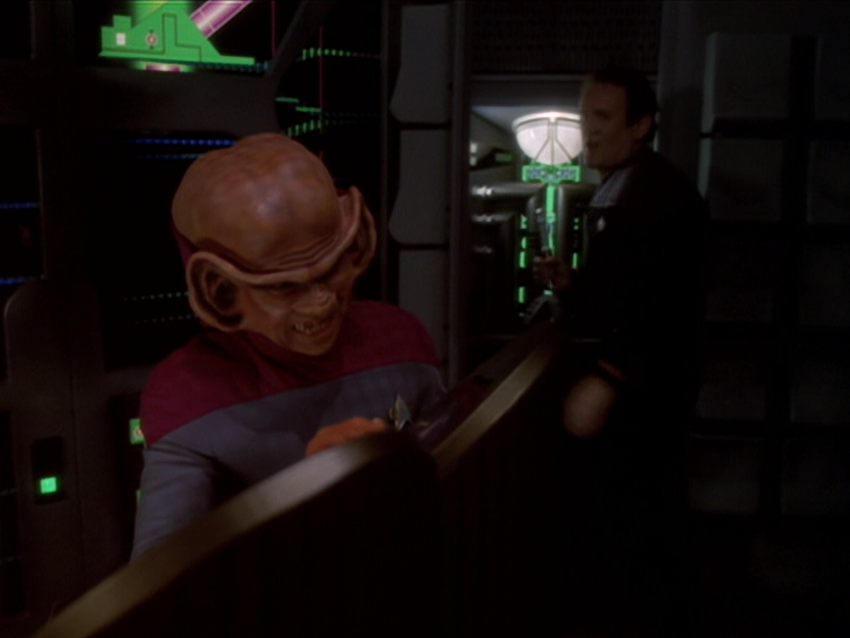 extant_StarTrek_DS9_6x02-RocksAndShoals_00054.jpg