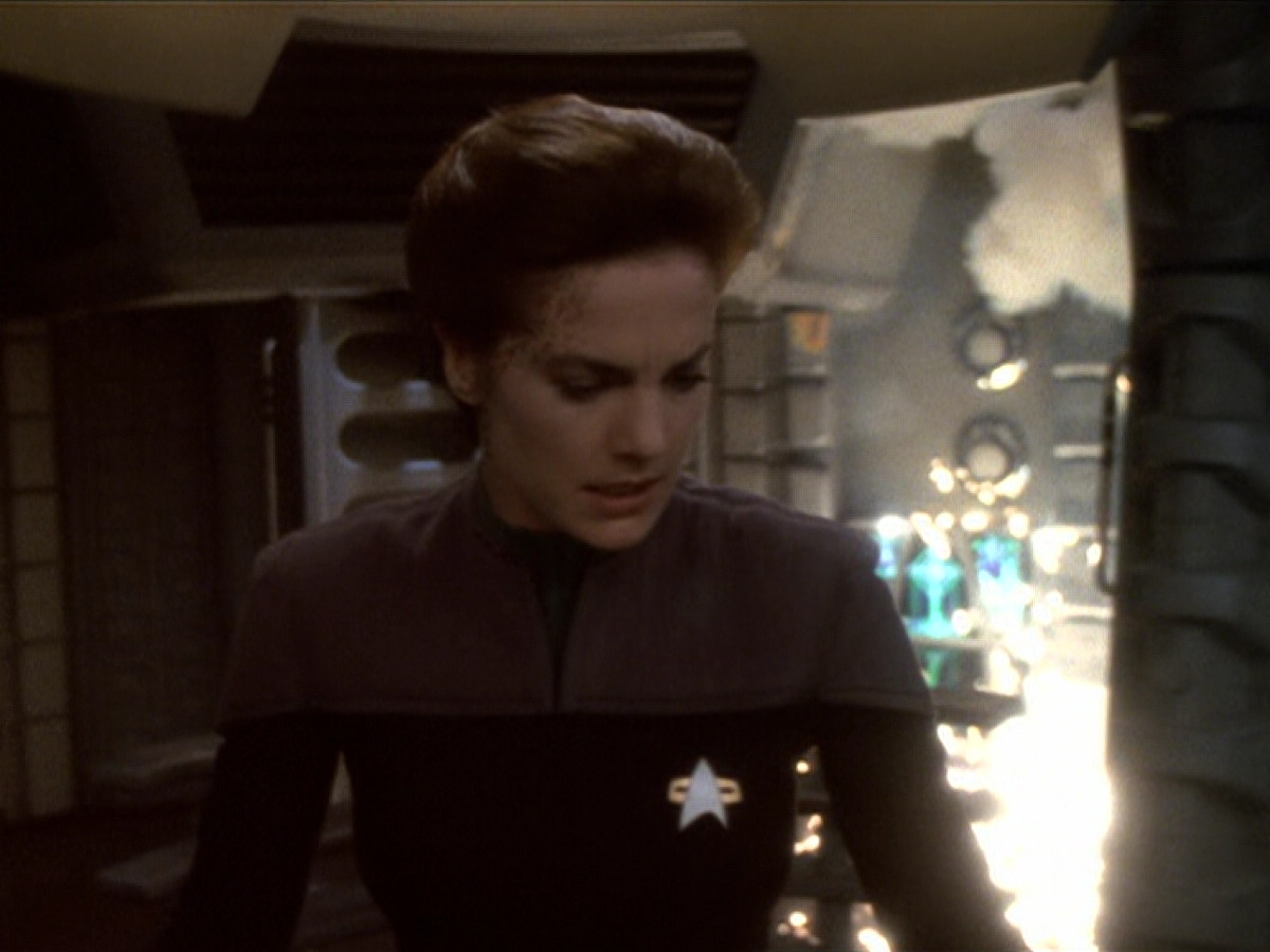 extant_StarTrek_DS9_6x02-RocksAndShoals_00088.jpg