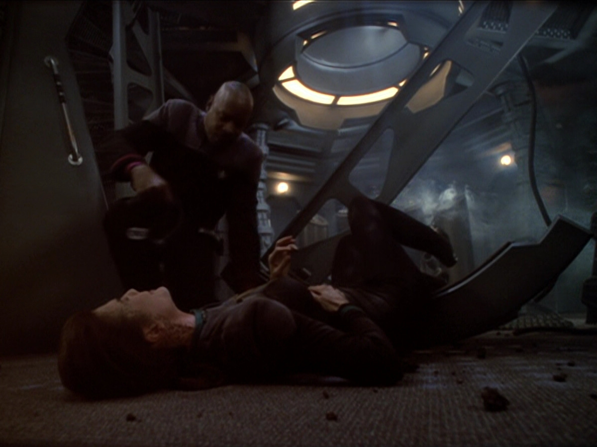 extant_StarTrek_DS9_6x02-RocksAndShoals_00112.jpg