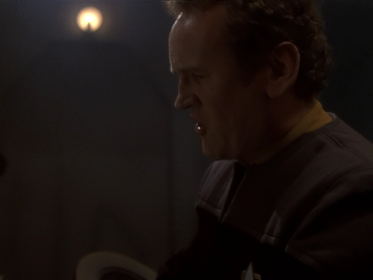 extant_StarTrek_DS9_6x02-RocksAndShoals_00157.jpg