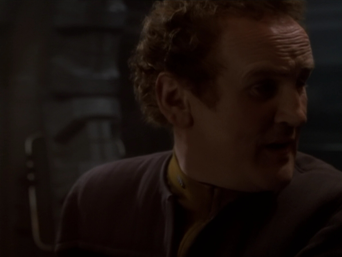 extant_StarTrek_DS9_6x02-RocksAndShoals_00173.jpg