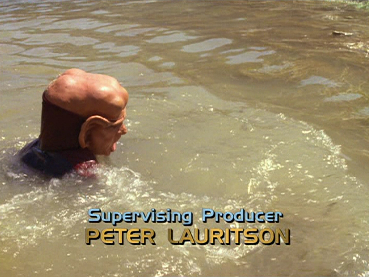 extant_StarTrek_DS9_6x02-RocksAndShoals_00468.jpg