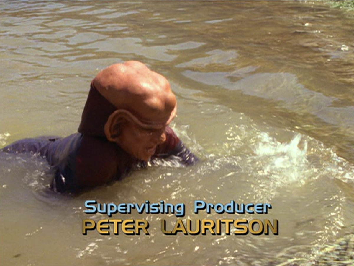 extant_StarTrek_DS9_6x02-RocksAndShoals_00469.jpg