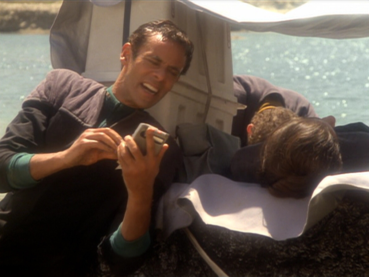 extant_StarTrek_DS9_6x02-RocksAndShoals_00537.jpg