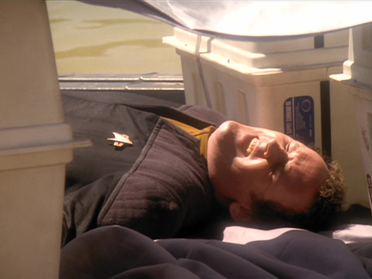 extant_StarTrek_DS9_6x02-RocksAndShoals_00598.jpg
