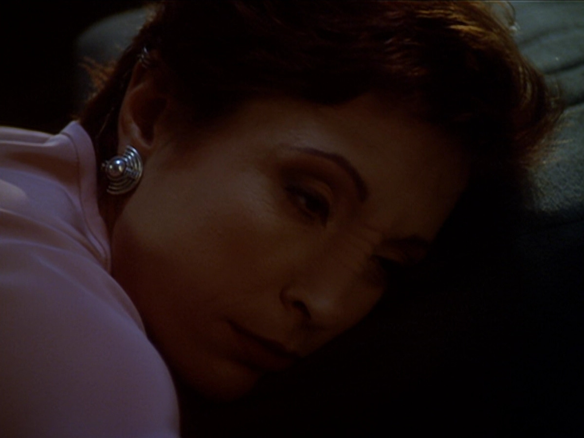 extant_StarTrek_DS9_6x02-RocksAndShoals_00627.jpg