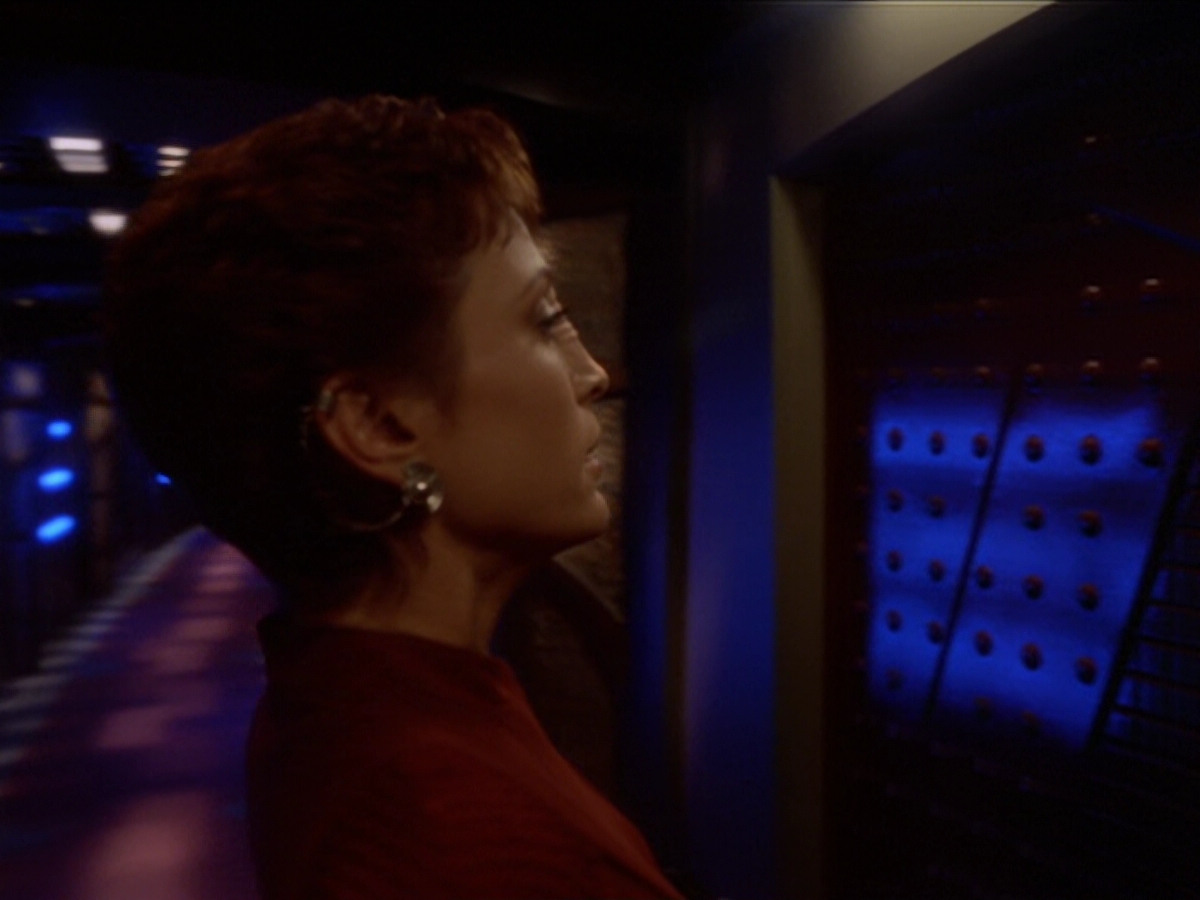 extant_StarTrek_DS9_6x02-RocksAndShoals_00643.jpg