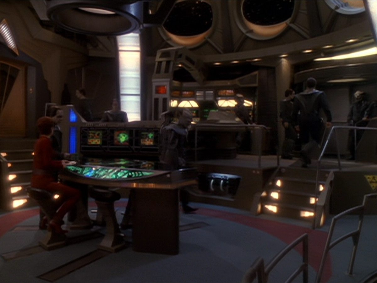 extant_StarTrek_DS9_6x02-RocksAndShoals_00688.jpg