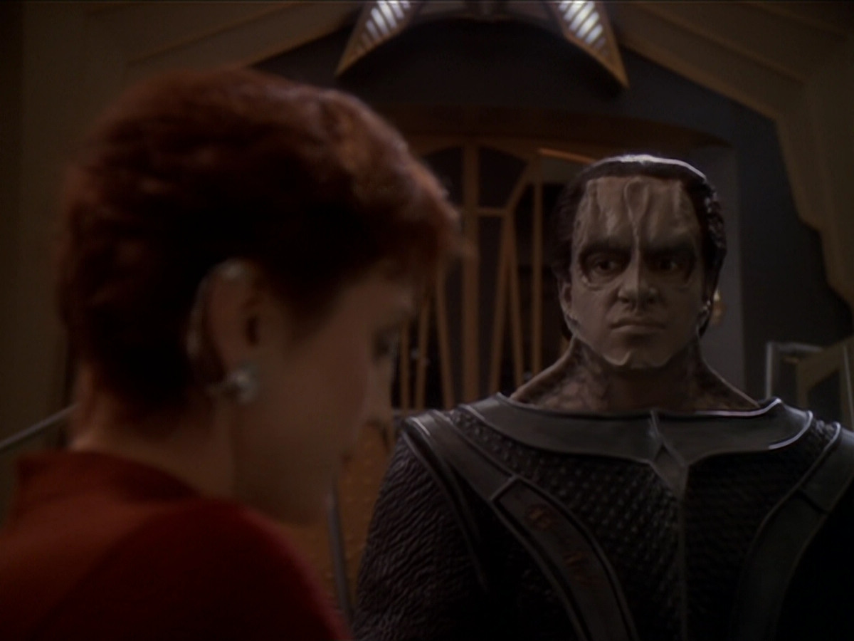 extant_StarTrek_DS9_6x02-RocksAndShoals_00690.jpg