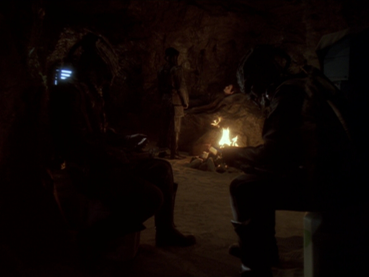 extant_StarTrek_DS9_6x02-RocksAndShoals_00698.jpg