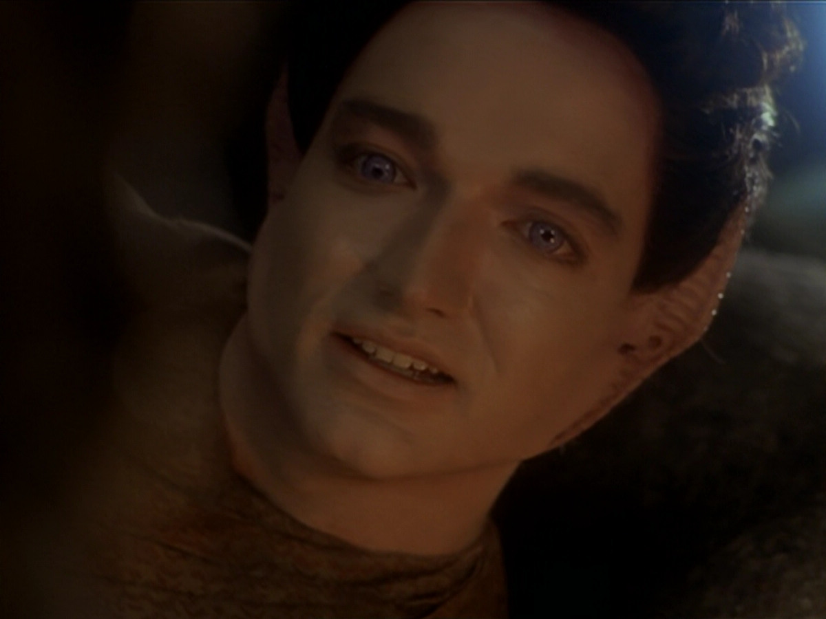 extant_StarTrek_DS9_6x02-RocksAndShoals_00794.jpg