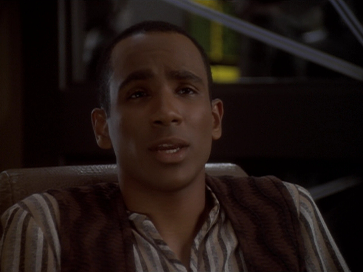 extant_StarTrek_DS9_6x02-RocksAndShoals_01369.jpg