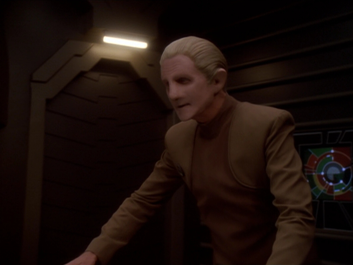 extant_StarTrek_DS9_6x02-RocksAndShoals_01372.jpg
