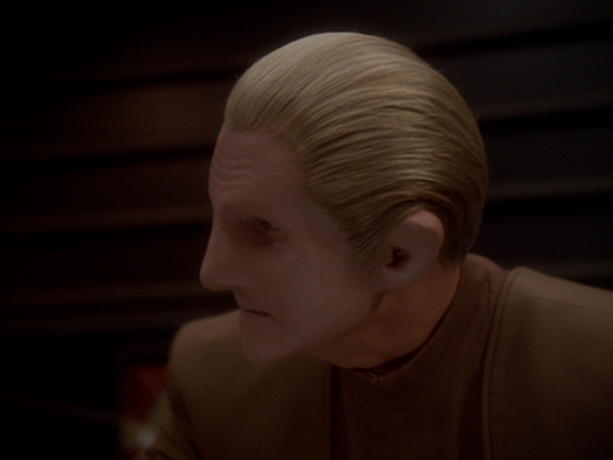 extant_StarTrek_DS9_6x02-RocksAndShoals_01391.jpg