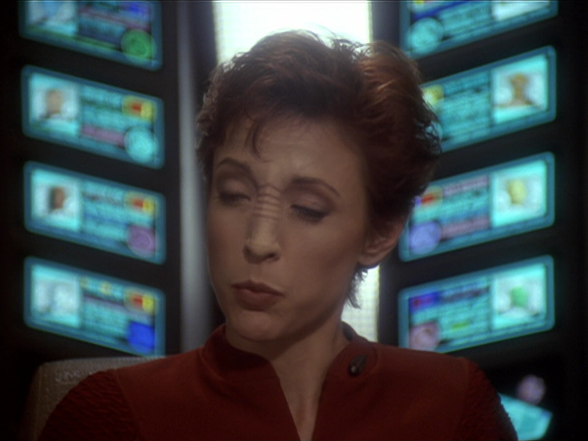 extant_StarTrek_DS9_6x02-RocksAndShoals_01392.jpg