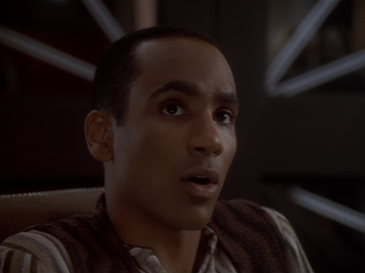 extant_StarTrek_DS9_6x02-RocksAndShoals_01401.jpg