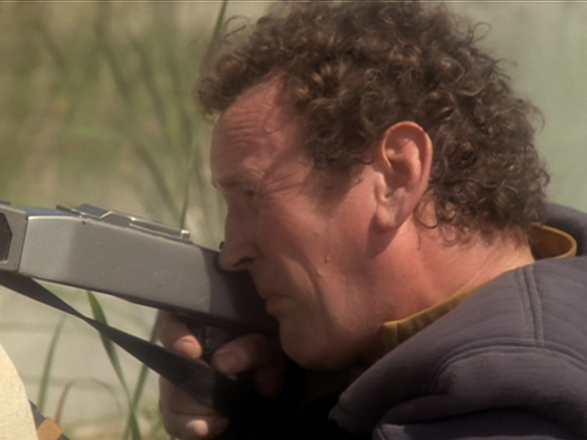 extant_StarTrek_DS9_6x02-RocksAndShoals_01603.jpg