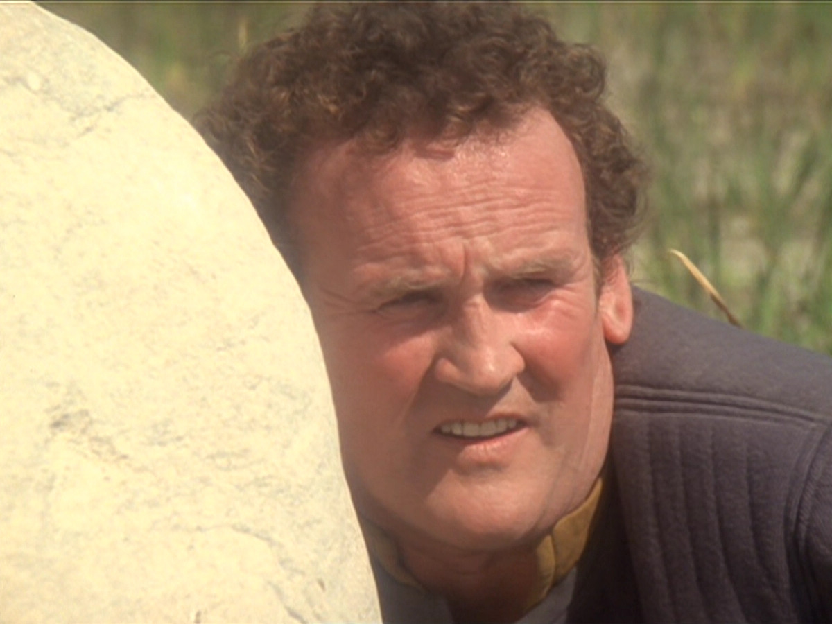 extant_StarTrek_DS9_6x02-RocksAndShoals_01705.jpg