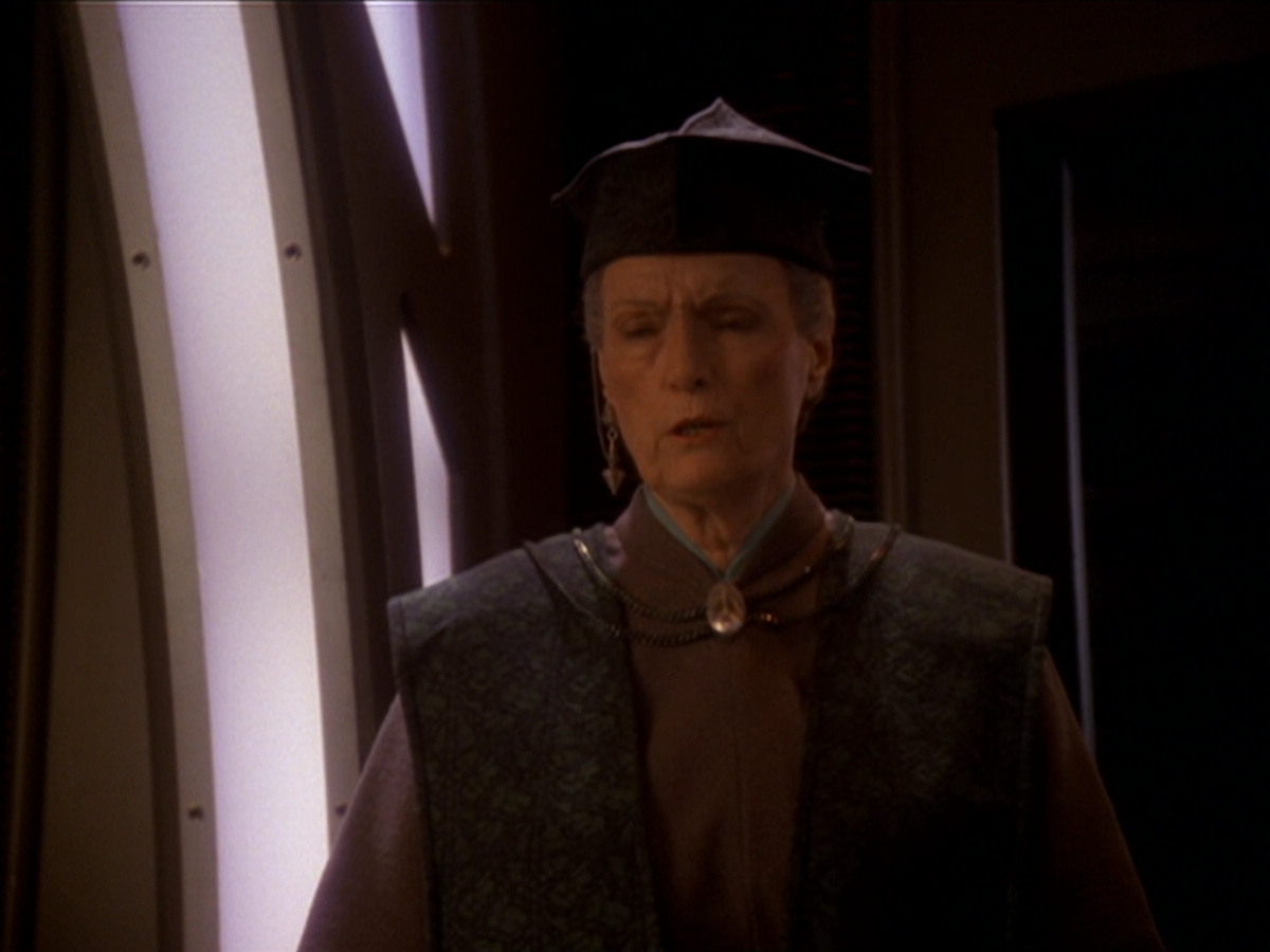 extant_StarTrek_DS9_6x02-RocksAndShoals_01938.jpg