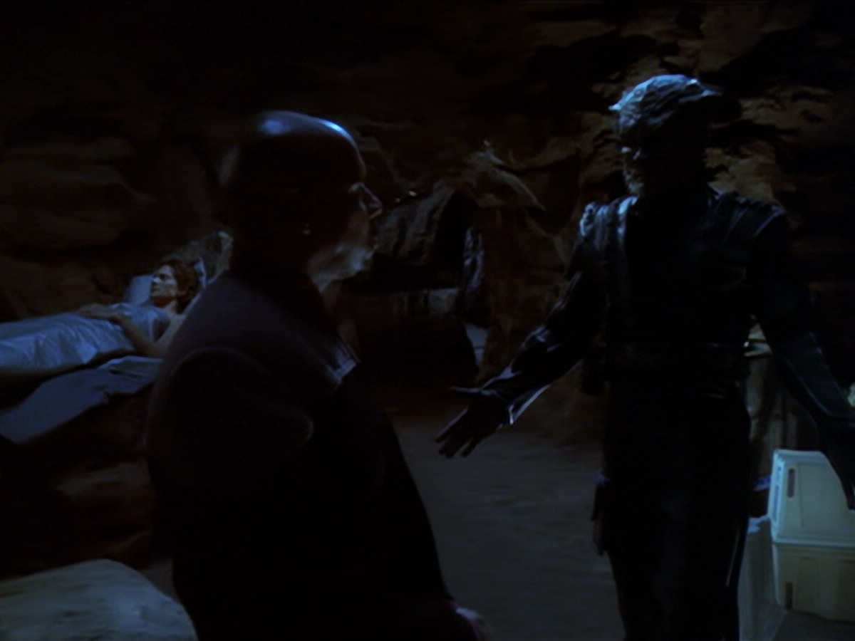 extant_StarTrek_DS9_6x02-RocksAndShoals_02008.jpg