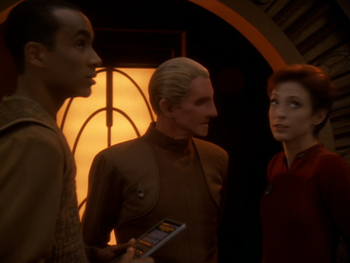 extant_StarTrek_DS9_6x02-RocksAndShoals_02439.jpg
