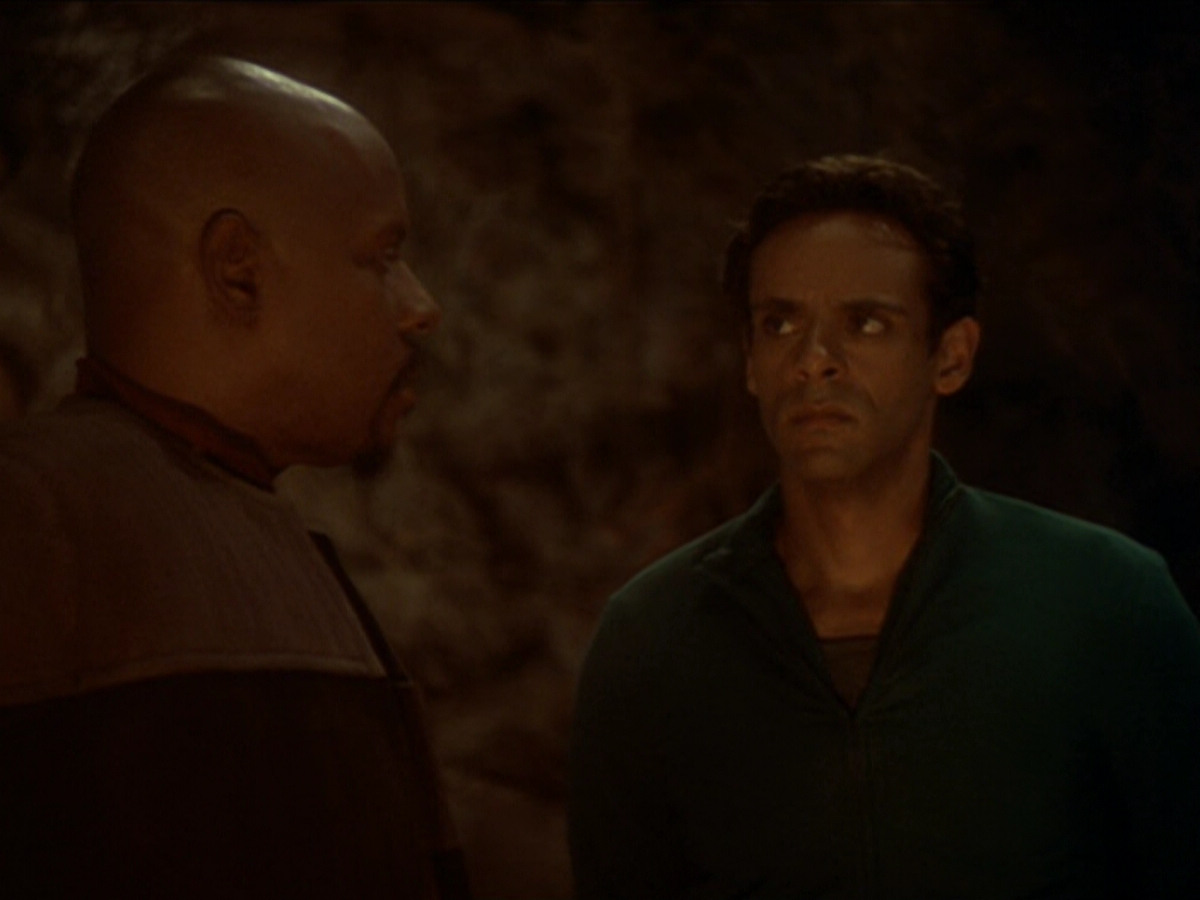 extant_StarTrek_DS9_6x02-RocksAndShoals_02796.jpg
