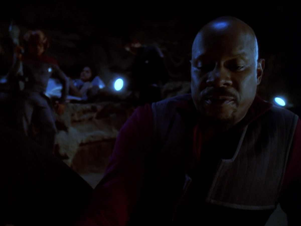 extant_StarTrek_DS9_6x02-RocksAndShoals_02926.jpg