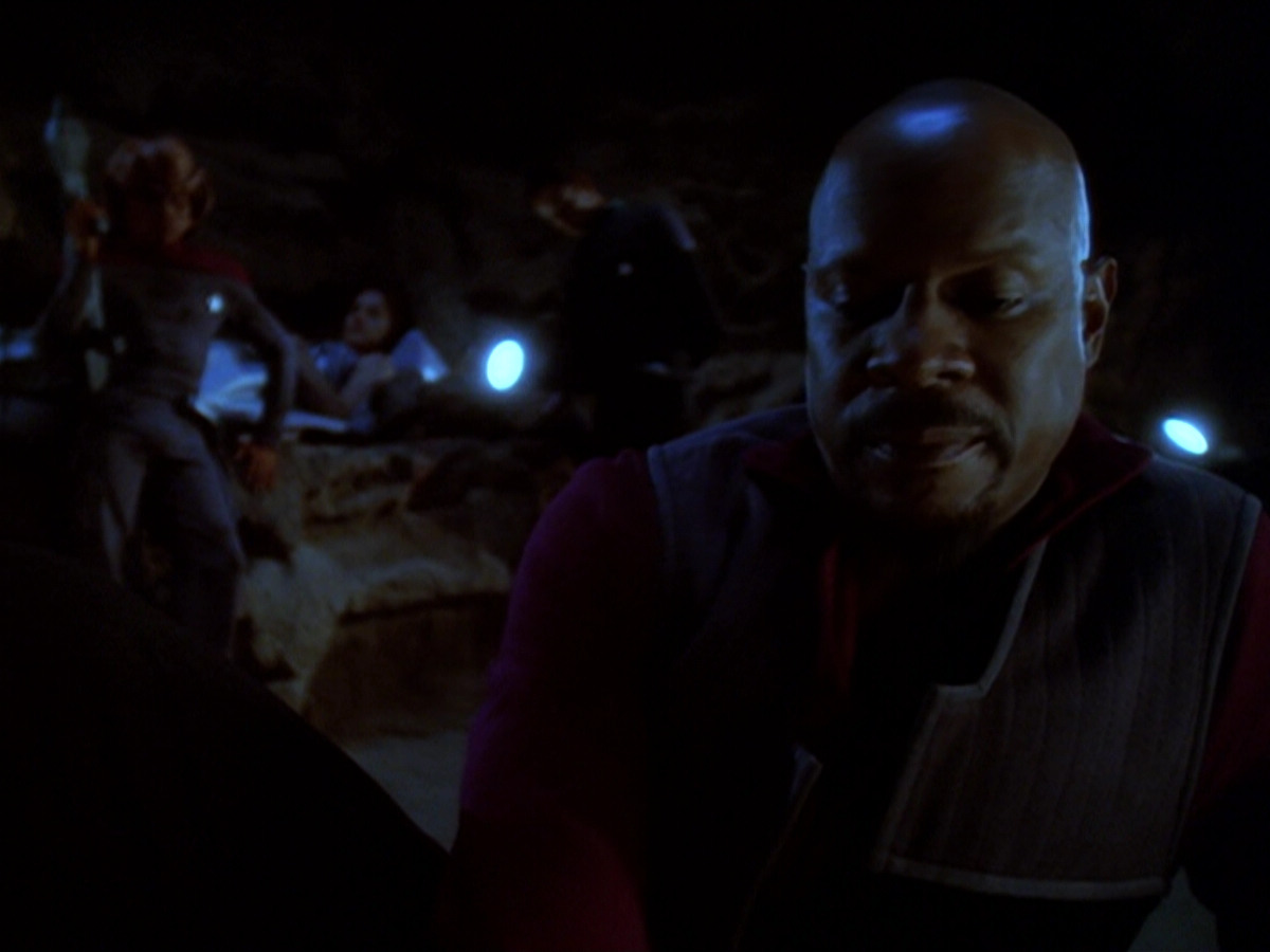 extant_StarTrek_DS9_6x02-RocksAndShoals_02927.jpg