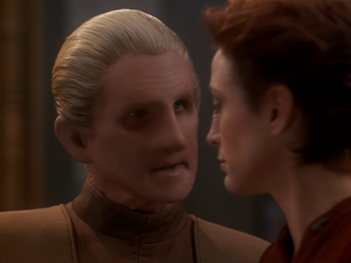extant_StarTrek_DS9_6x02-RocksAndShoals_03097.jpg